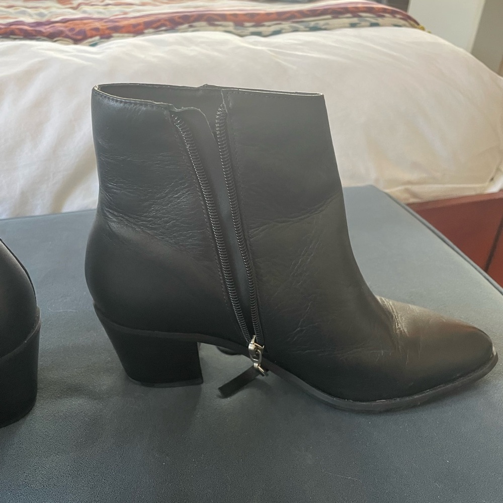 ABLE genuine leather ankle boots black